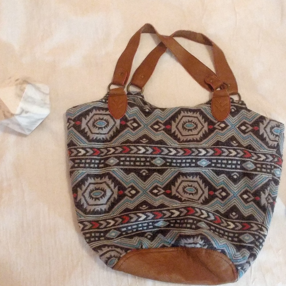 American Eagle Lightweight Geometric Pattern Bag